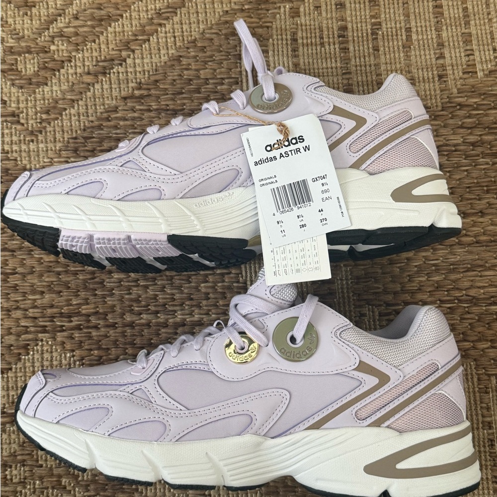 Adidas Women's ASTIR Sneakers - Picture 2 of 8